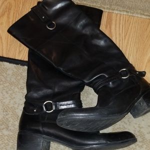 Black Bandolino block heeled boots